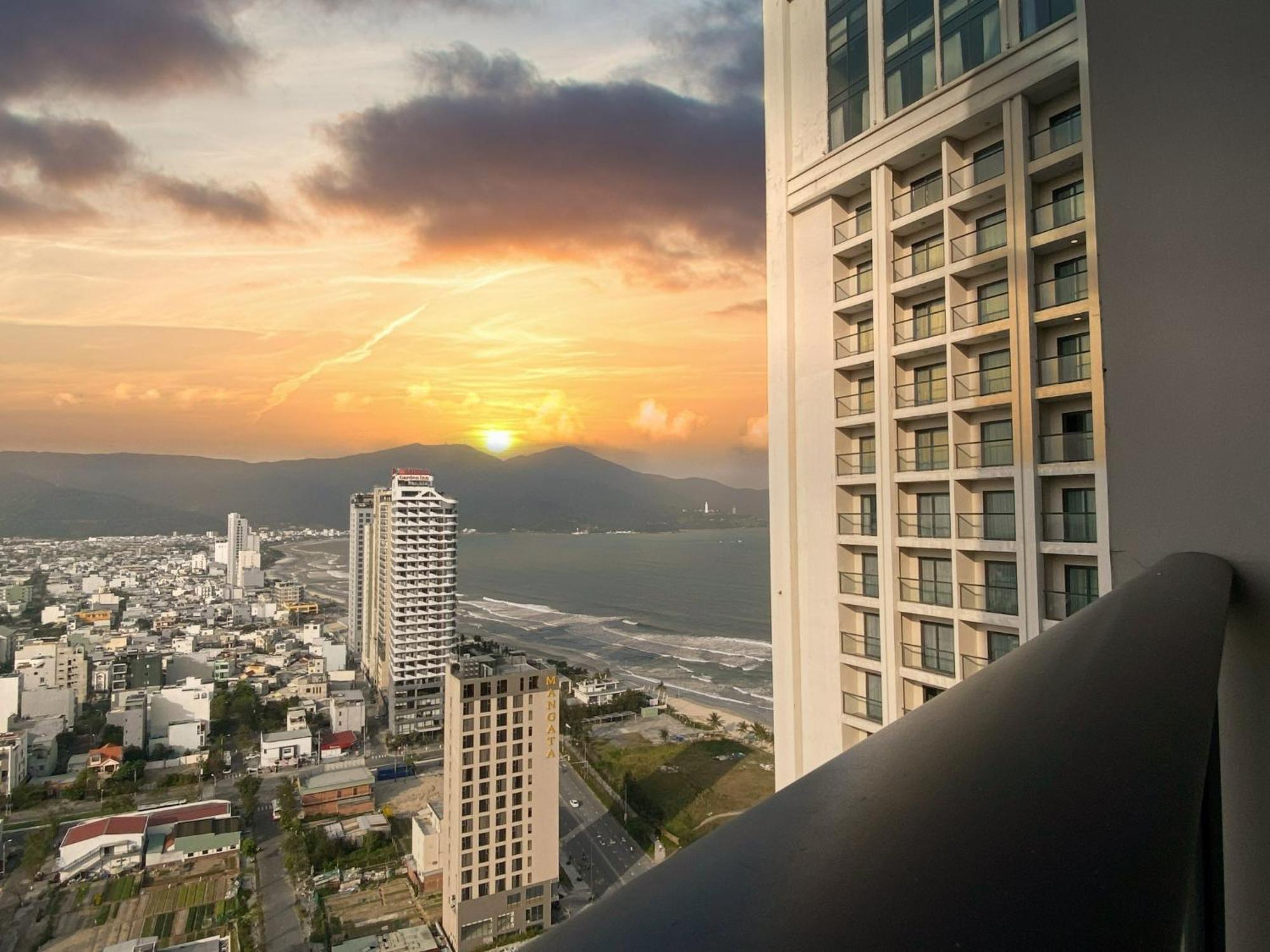 דה נאנג Luxury Apartment - Rooftop Swimming Pool - Beach Front - Hinata Apartment מראה חיצוני תמונה